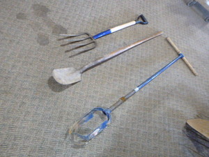 lot 132 image: LawnGarden Tools