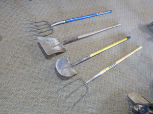 lot 133 image: LawnGarden Tools