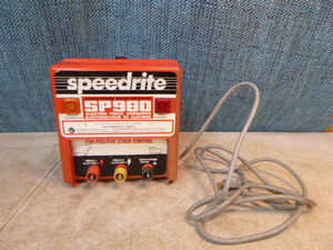 lot 146 image: Speedrite Electric Fence EnergizerCharger