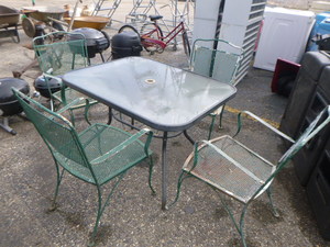 lot 170 image: Patio Furniture