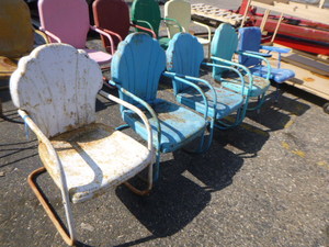 lot 172 image: 5 Vintage Metal Outdoor Chairs