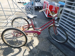 lot 177 image: Vintage Montgomery Ward 3 Wheel Bicycle