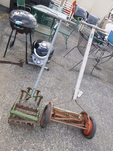 lot 183 image: 2 Vintage Lawn Care Items