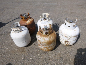 lot 188 image: 5 LP Tanks
