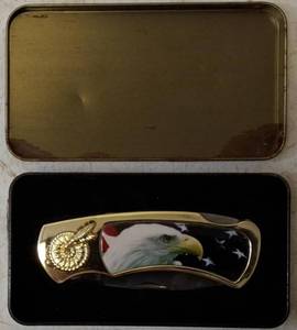 lot 11 image: American Bald Eagle Foldable Knife with Tin (View Photos)