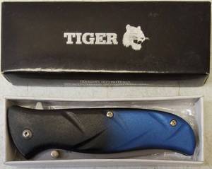 lot 15 image: Tiger Folding Knife (View Photos)