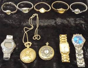 lot 41 image: Assortment of Watches for Parts or Repair