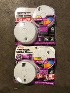 lot 14 image: Kidde 10-Year Worry-Free Smoke and Carbon Monoxide Detector, Battery Powered with Voice Alarm (2-Pack)   Customer Returns See Pictures