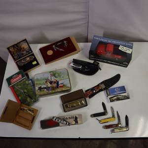 lot 9 image: A lot of LOTS OF KNIVES Vintage Collectible and  many new in box - one even has a model of a truck
