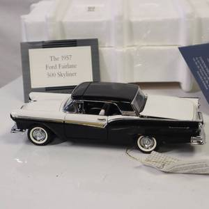 lot 16 image: 1957 Ford Fairlane - NIB BEATIFULLY CRAFTED, HEAVY WEIGHTED CONVERTIBLE with retractable roof
