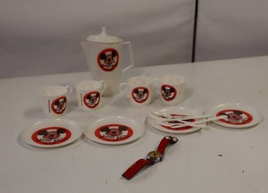lot 19 image: MICKEY MOUSE COLLECTION - VINTAGE Mickey Mouse Watch and four place Mousketeers Tea Set
