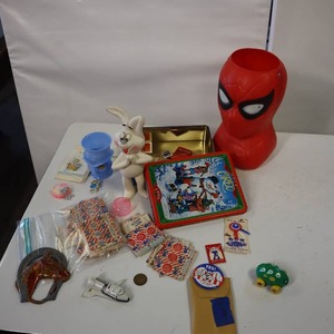 lot 41 image: VINTAGE CRACKER JACKS TOYS - BUGS BUNNY  SPIDER MAN & more