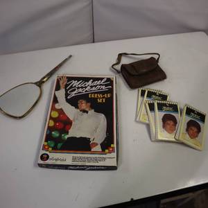 lot 70 image: Michael Jackson Collection - radio, cards, dress up kit