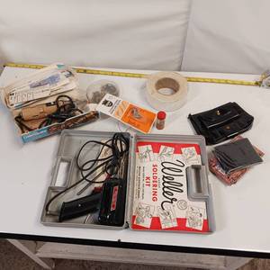 lot 90 image: Weller Expert Soldering Kit, vintage Dremel tool and more
