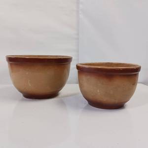 lot 7 image: Vintage WATT Stoneware - Nesting Mixing Bowls - Eve-N Bake