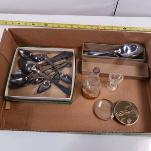 lot 111 image: Lot of Vintage Silver Plated Flatware