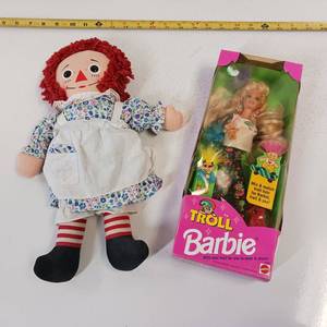lot 117 image: Raggedy Ann & Barbie Troll Get together