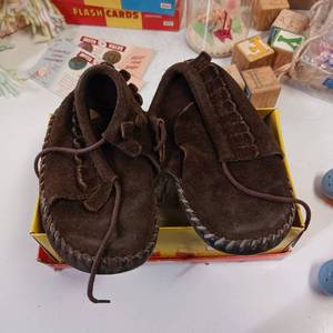 lot 116 image: Small Kids Stuff - Leather Moccasins, Building Blocks, & More