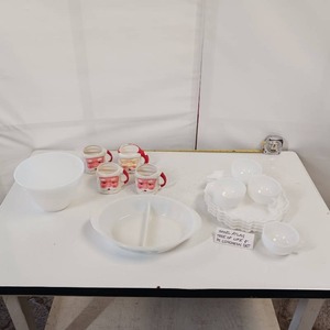lot 133 image: Vintage tea cups and saucers