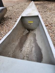 lot 29 image: Alumacraft Aluminum Canoe - 17 long