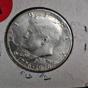 lot 111 image: Bicentennial Kennedy Half Dollar Silver ( S-Mint)