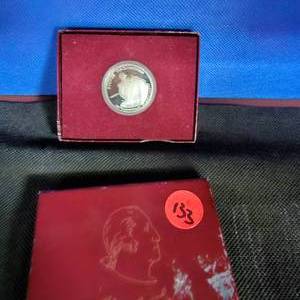 lot 133 image: 1982 Silver Washington Commemerative Half Dollar