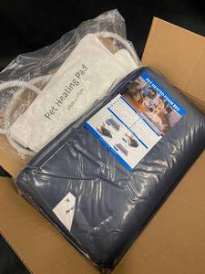 lot 19 image: Pet Heated Foam Bed with Heating Pad