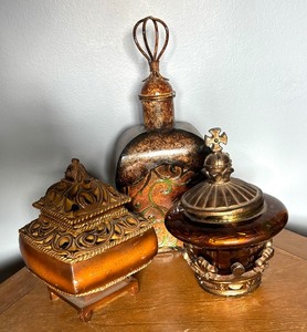 lot 31 image: Trio of Fancy Lidded Vessels