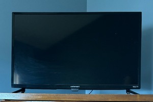 lot 35 image: Roku by Element 32 Inch TV Model E1AA32R