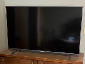 lot 64 image: Element 50 TV Model EL4KAMZ5017T