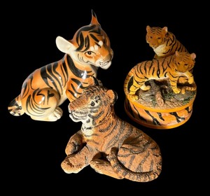 lot 63 image: Tiger Motif Figurines and Music Box