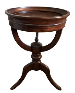 lot 65 image: Gorgeous Vintage Accent Table