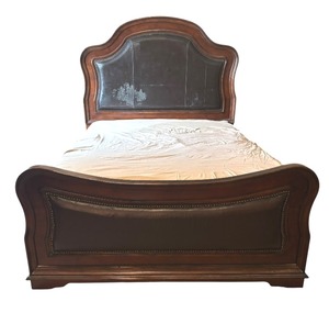 lot 66 image: Queen Bed Frame