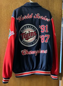 lot 76 image: Minnesota Twins Baseball World Series Champions 1987 and 1991 Jacket
