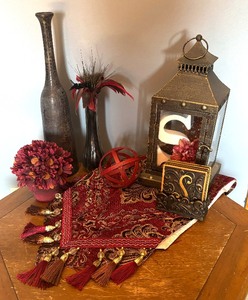 lot 121 image: Decor including Vase, Coasters, Runner, Faux Florals, Lantern and More