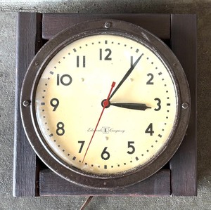 lot 134 image: Vintage Clock by Edwards Clock Company