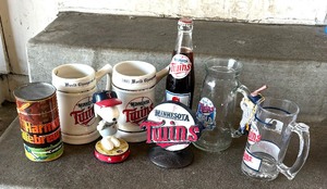 lot 174 image: Minnesota Twins Baseball Mugs, Harmon Killebrew Can, Coca Cola Bottle and More