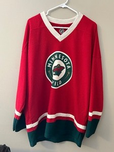 lot 229 image: NHL Minnesota Wild Zack Parise #11 Jersey Adult Medium