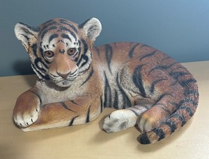 lot 191 image: Tiger Decorative Figurine