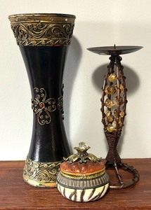 lot 195 image: Beautiful Vase, Candle Holder and Trinket Box