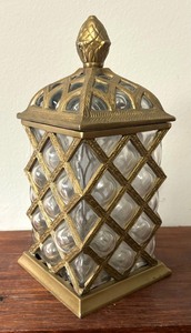 lot 205 image: Lidded Caged Glass Decorative Jar