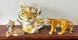 lot 210 image: Three Decorative Tiger Figurines