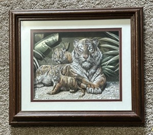 lot 246 image: 3D Shadowbox Style Tiger Decor