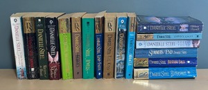 lot 249 image: Variety of Danielle Steel Paperback Books including Summers End, Johnny Angel, Echoes and More