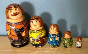 lot 257 image: Russian Nesting Dolls