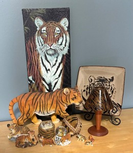 lot 263 image: Tiger Print, Tea Light Lamp, Plate, Figurines and More