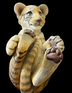 lot 221 image: Adorable Sandicast Tiger Cub Sculpture