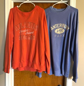 lot 338 image: Canterbury Park and Atlantis Bahamas Size XL Sweatshirts