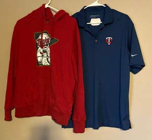 lot 80C image: Minnesota Twins Baseball Size Large Sweatshirt and Short Sleeved Shirt