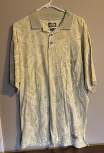 lot 205C image: Tommy Bahama Size Medium Short Sleeved Shirt